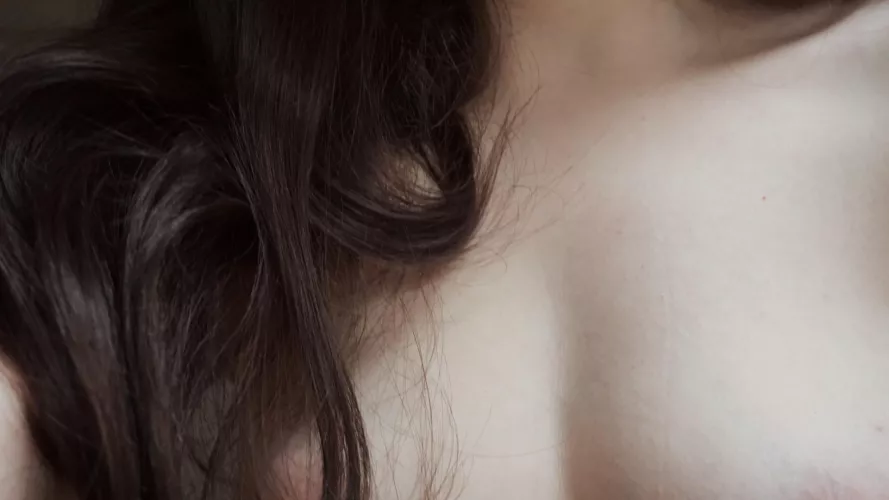 Do I have nice bones ? 😈 OF@freyasbodx by Freyasbodx