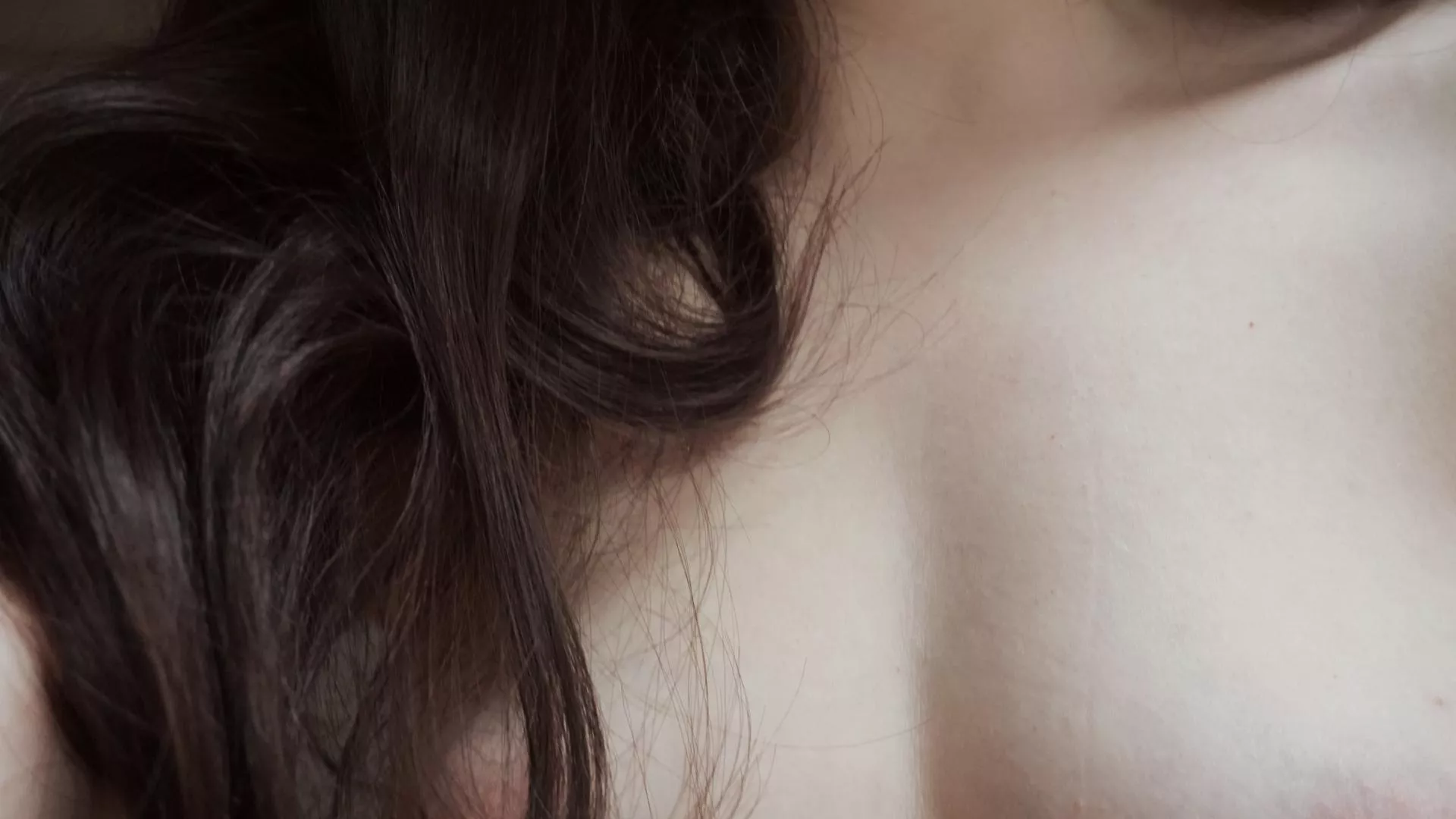 Do I have nice bones ? 😈 OF@freyasbodx posted by Freyasbodx