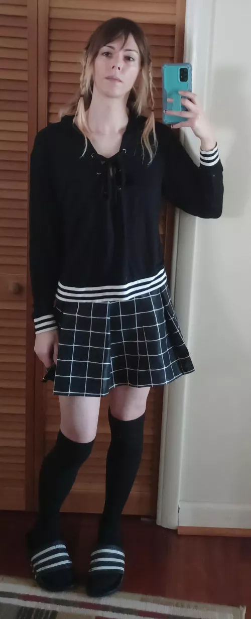 Do I look cute? ^^; by awkward_kissser