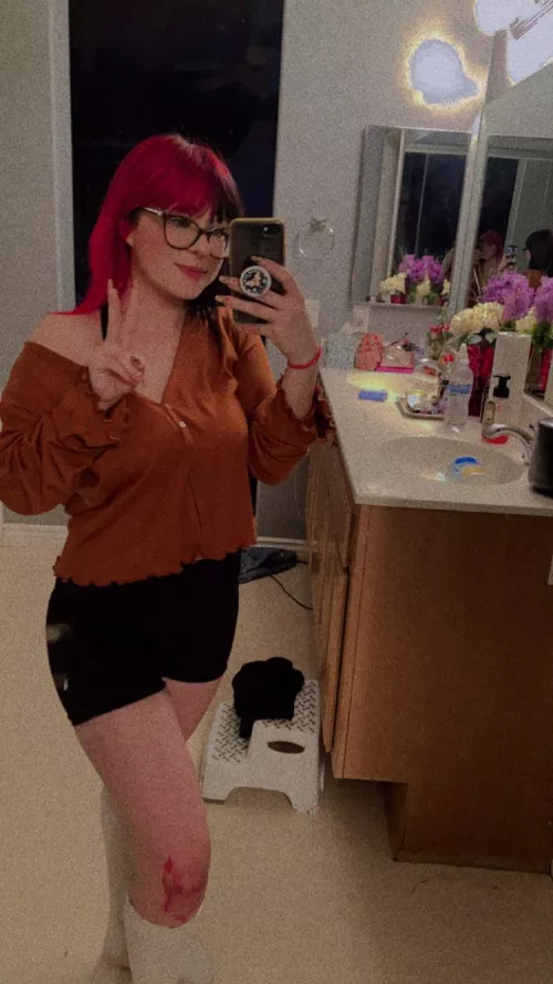 Do I look cute with my glasses on? by ieatboyz