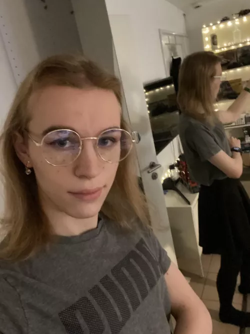 Do I look good? 👀 by Mystrium666