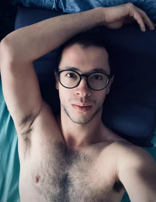 Do I look good? 🤓 by KnownRandomization