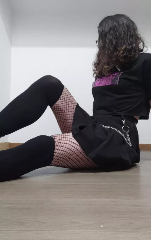 Do I look good in this clothes? by LFChaeshi