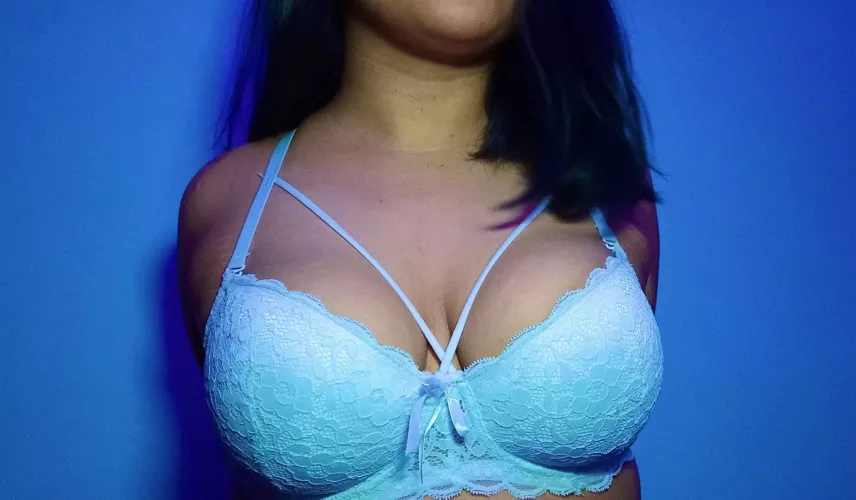 do i look good in white? [f] by pxrplxzz