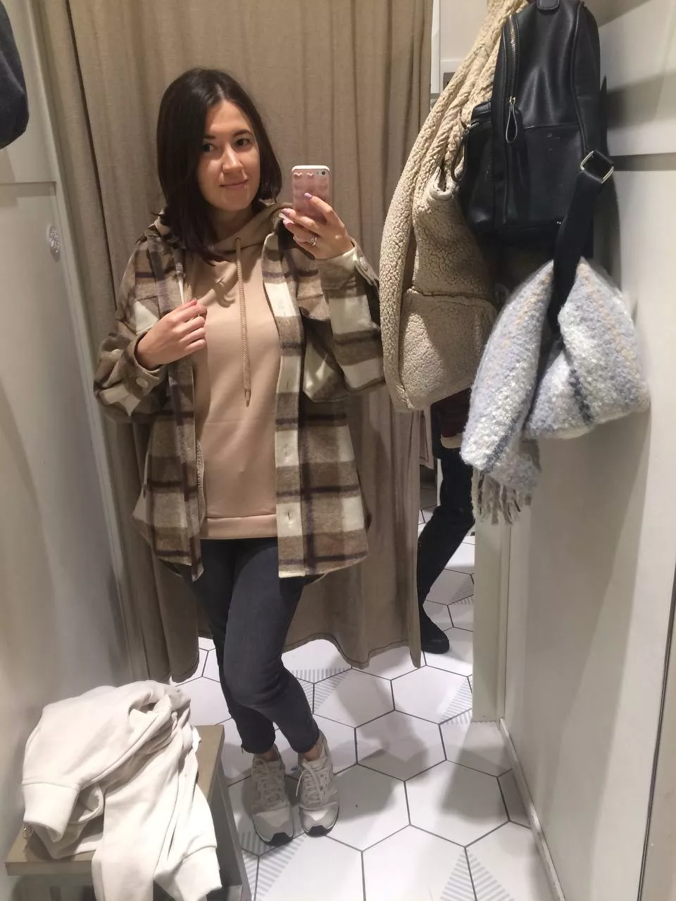 Do I look like a Canadian lumberjack in this shirt?🤭 posted by Helgabelchok