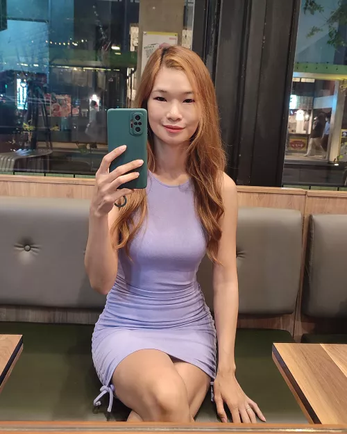 Do I look nice in purple? [F] by Tickypose