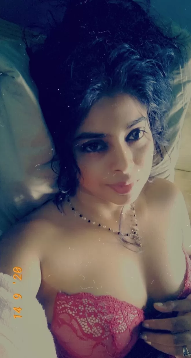 Do I make you horny baby? Then join me in my bio link 😉 posted by thegoddesskms