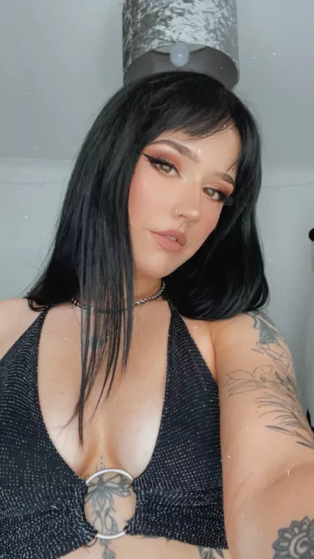 Do I make you squirm just a little? by _pinkfoxx__