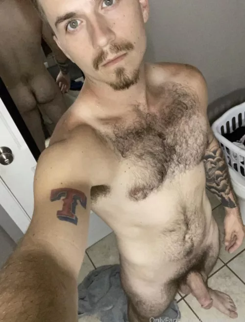 Do I meet the description? by theycallmeyello