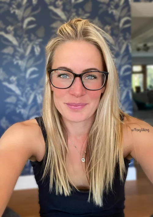 Do I need to be naked to win your attention?! 😅 Nearly 40, Mom of 2 🤫😘 by FoxyViking