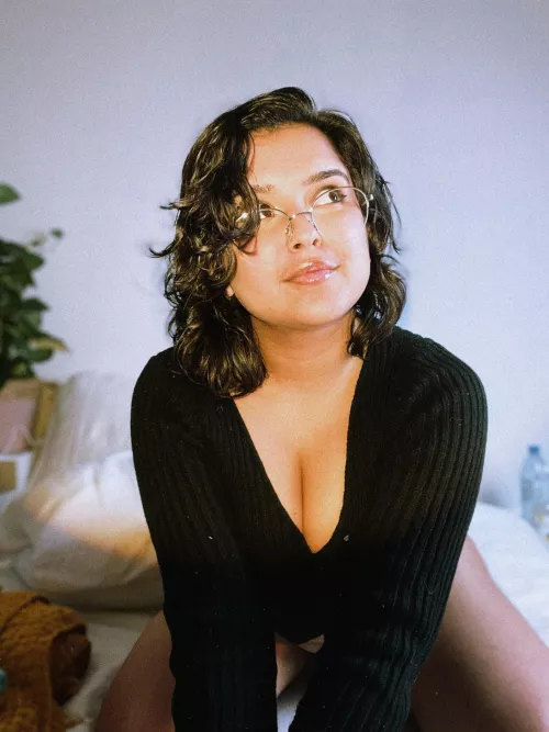 Do I still fit here? [oc] by MayaPetitee