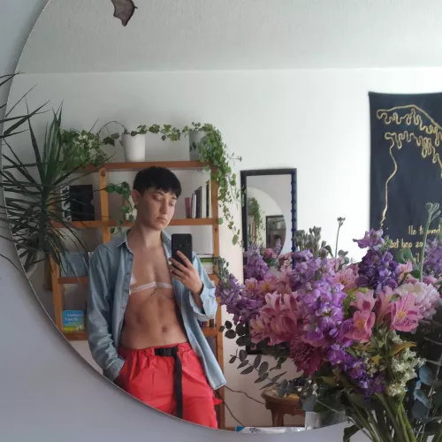 Do I still fit in here after getting top surgery? (they/them) by brujaputa666