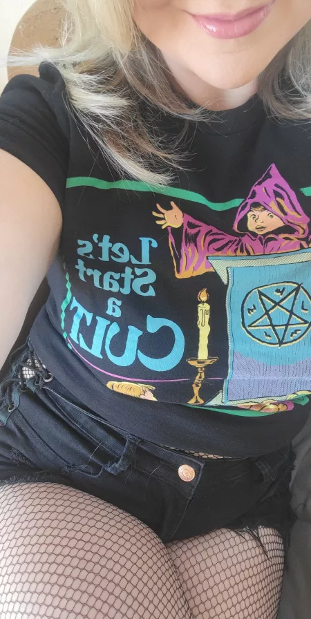 Do moms just keep getting hotter or is it just me? by Mspgy21