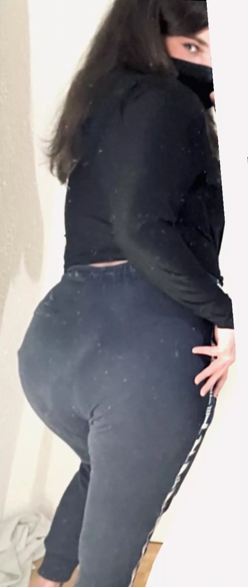 do my pants suit me? and could I trap you? 🥺 kik:LeaMango167 💕 posted by LeaMango2_0