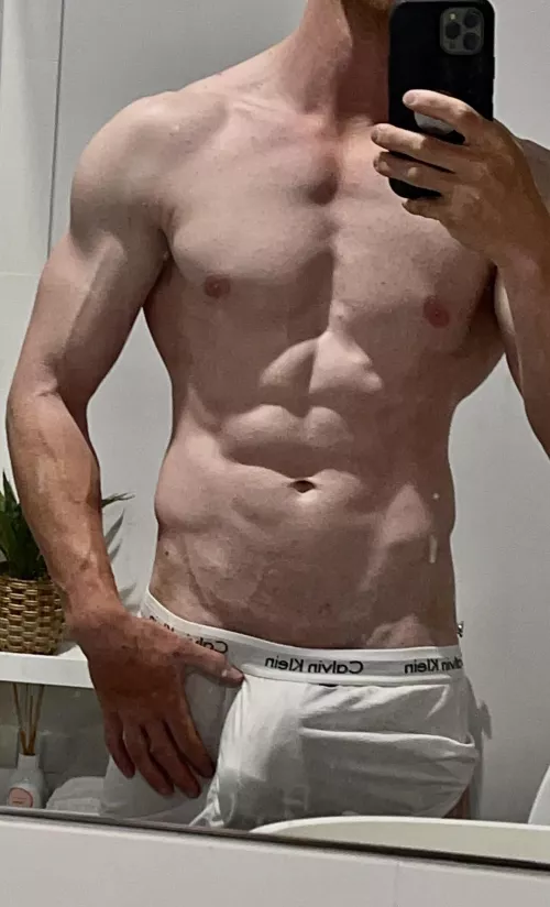 Do people actually check out guy’s bulges? In public by aussieman6