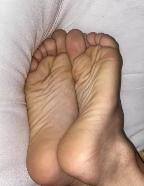 do they please i? 🙈 come taste it n maybe i’ll let u fuck ‘em 😏 dm/pms r welcome by pessbeach