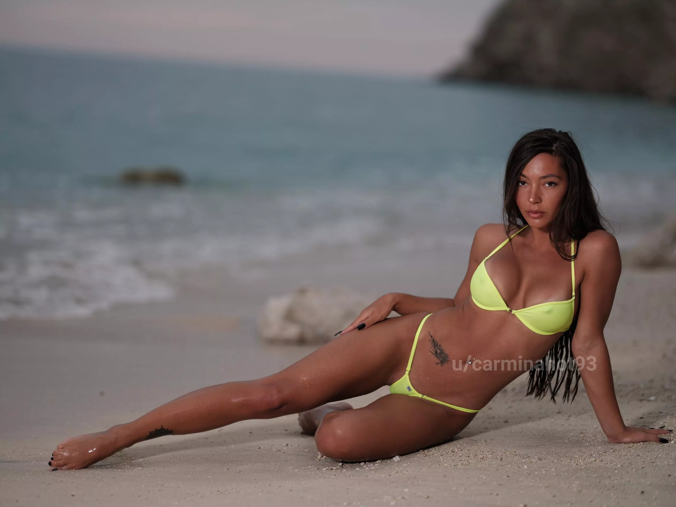 Do u like this yellow color on me? posted by carminahot93