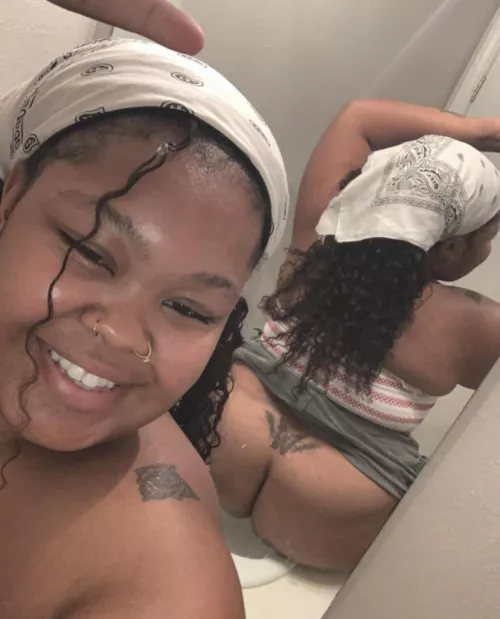 do u like what u see?😘 by GroundbreakingAd1784