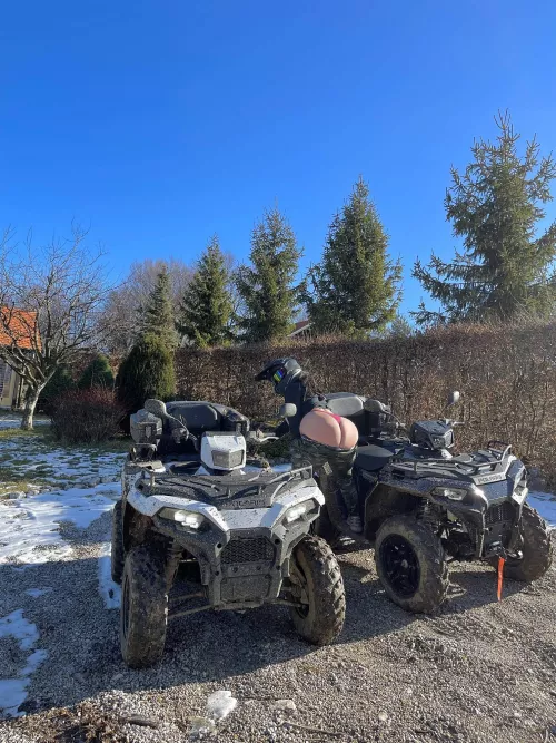 Do u need a ride? by Zexy_Filth