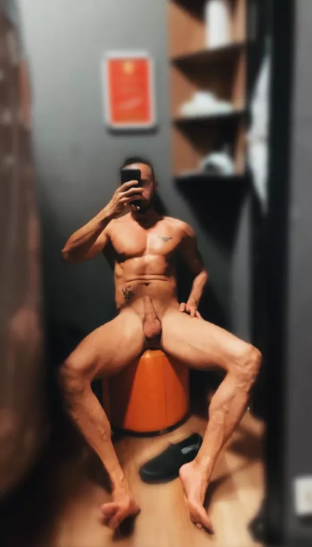 Do u wanna sit.. come 🔥😈 by Pcasx