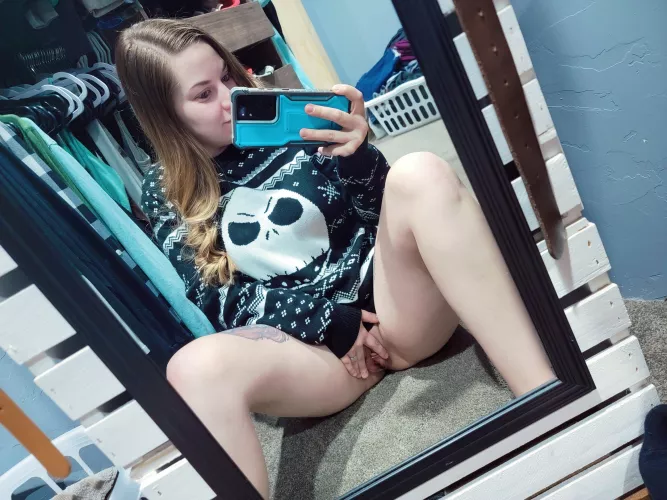 Do we like it when this alt milf spreads it for all reddit to see? by Rachbabyy2