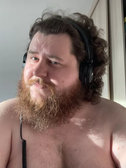 Do we reckon I belong here then or what? …DMs are wide open to any women looking for a chat!! 😜 😘 ✌🏼 xx by ChubbyHappyHorny