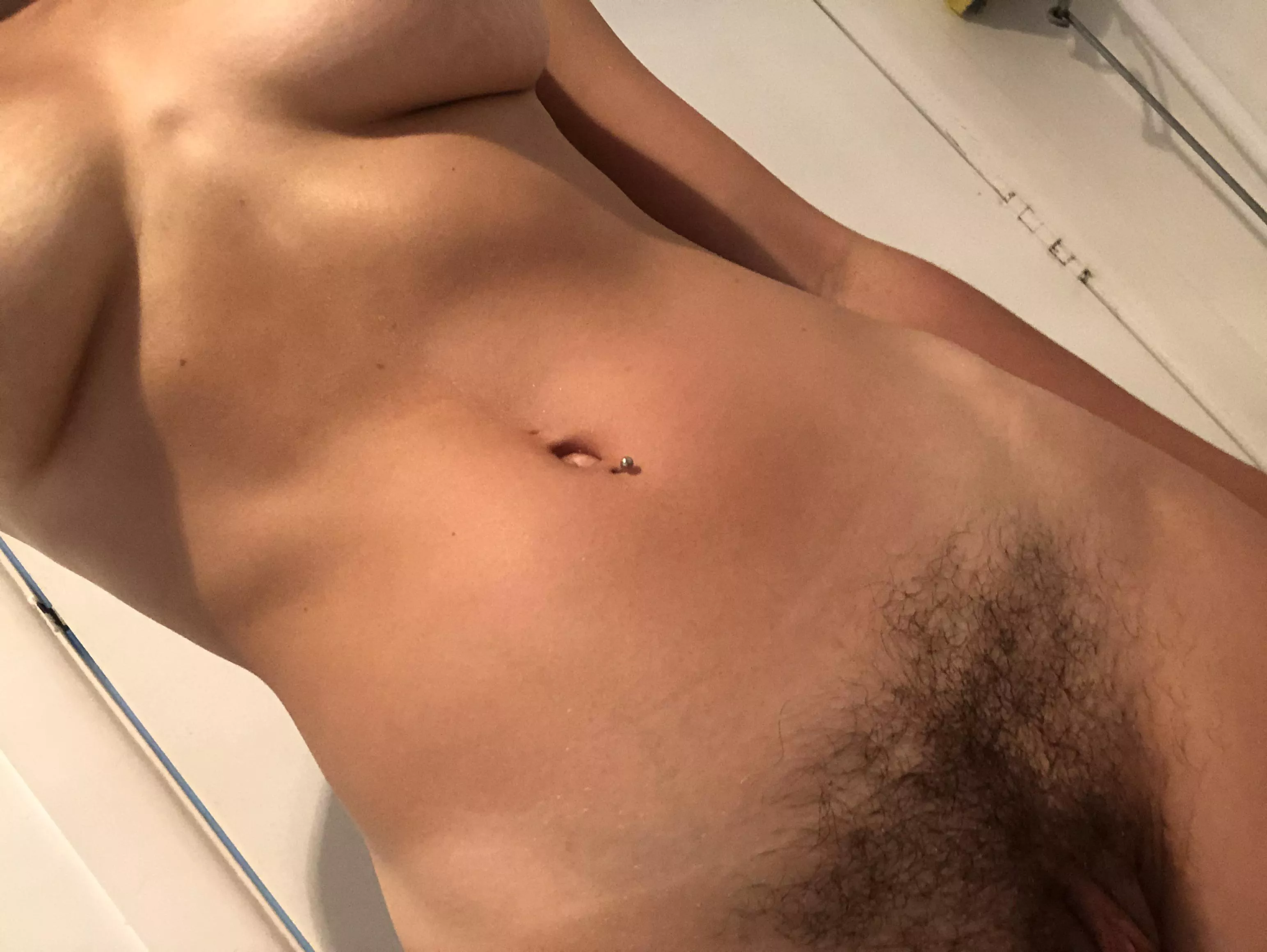 Do y’a like my bush? posted by celinebeauchene