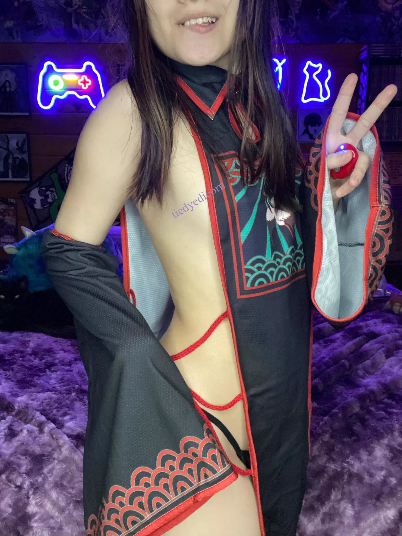 do ya want a geeky, mixed Asian gf? posted by tiedyedicorn