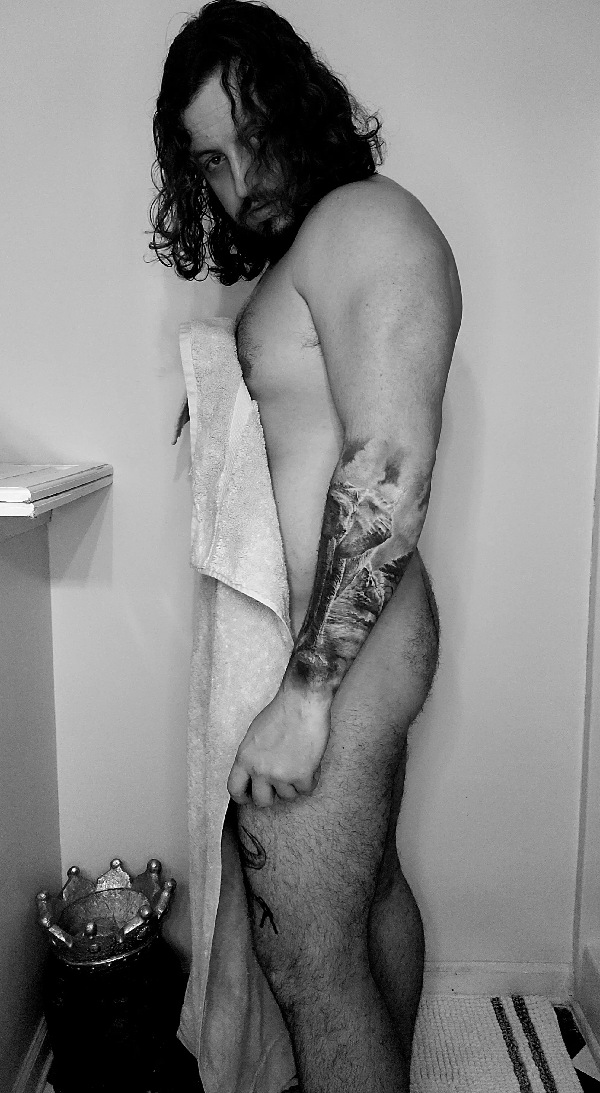 Do y'all like men here too? I need someone to hold my towel 😈 posted by Milky_Max_