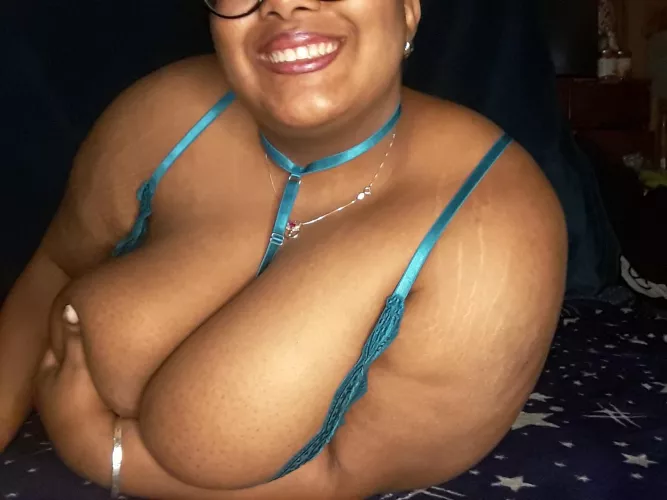 Do ya'll like my milf tits? 44DDD and growing. by Bunnimell