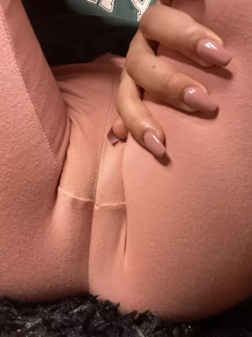 Do you eat pussy for your own pleasure ? by bbylxya