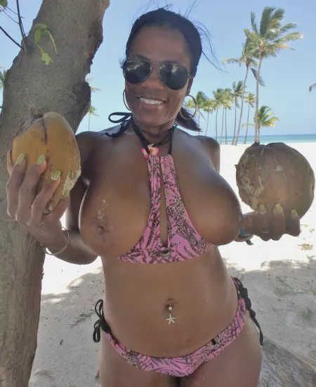Do you get turned on by a 52 yr old ebony pornstar who still loves showing off her coconuts? by ravenswallowz