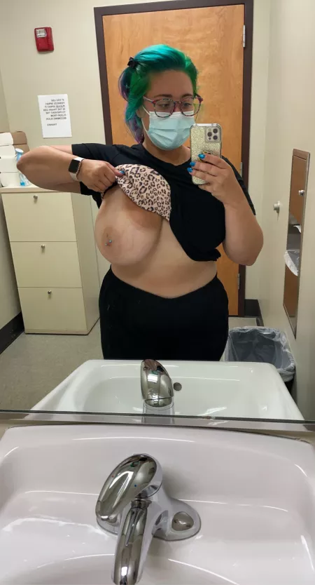 Do you guys like milf mamas in scrubs? 💓 by lavendercrystalmoon