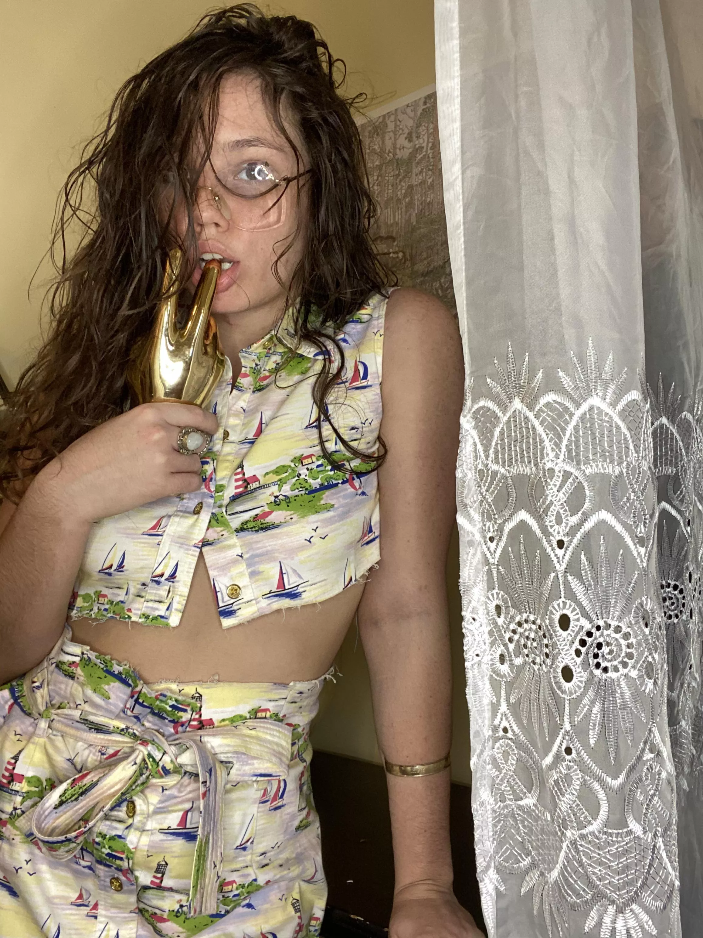 do you have the Golden 🎫 Ticket to Cum with me in a world of your Imagination🖼? posted by honeybee493