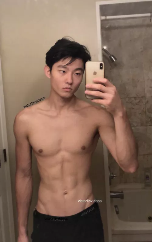 do you like 6’2 guys with abs? by testerfureddit
