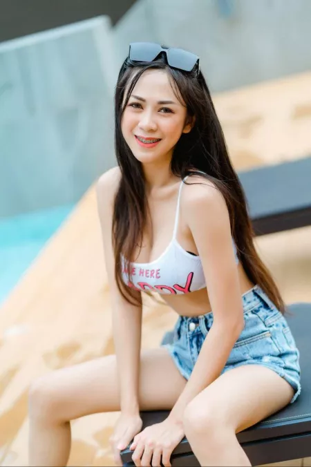 do you like a cute thai girl like me? by AthenaMilen
