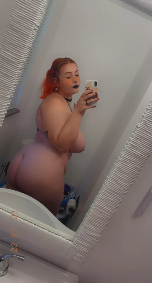 Do you like chubby goth girls? 😘 by imaneggboi