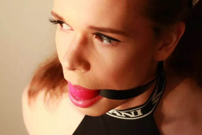 Do you like closeups? by Dr_Luktur