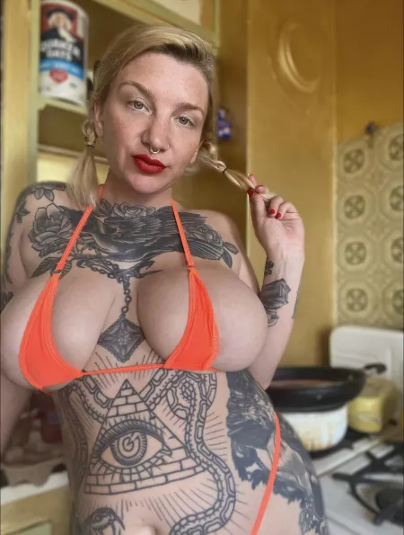 Do you like curvy tattooed girls? 🥰😍😇😘 by MissVeronicaRoseXo