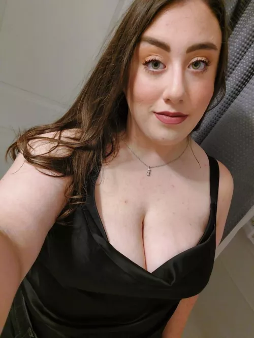 Do you like cute chubby girls? by Tanjiro_kun24