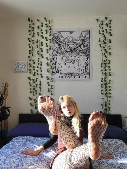 Do you like fishnets? 💋 by motionsofordinaryluv