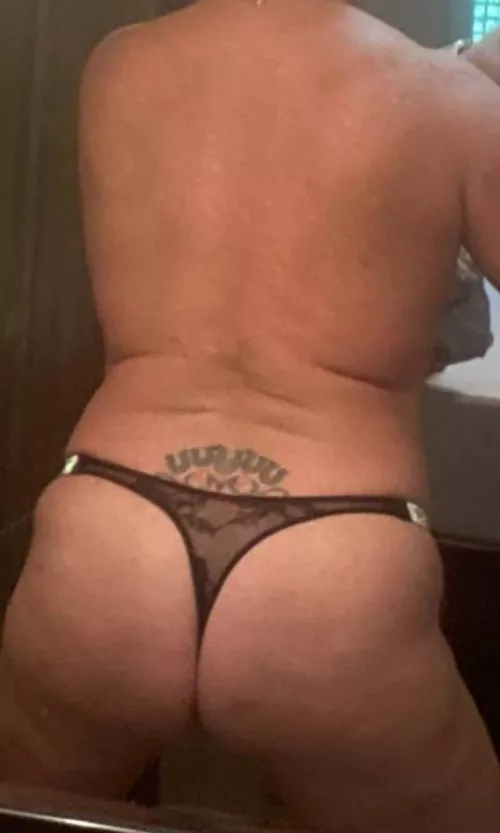Do you like GILF ass? (F54) by wifepicaccount