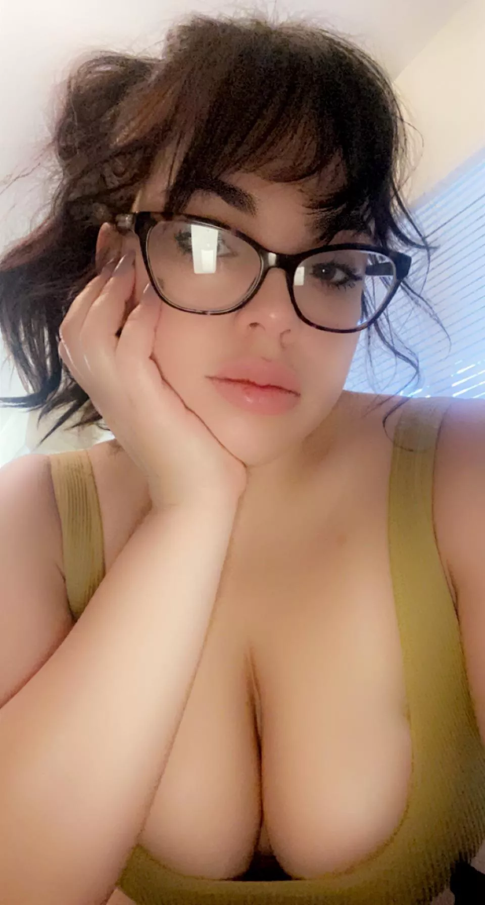 Do you like girls in glasses? 🙃 posted by Txxxnsfw