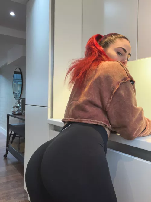 Do you like girls in gym leggings? 🥰 by power_midget