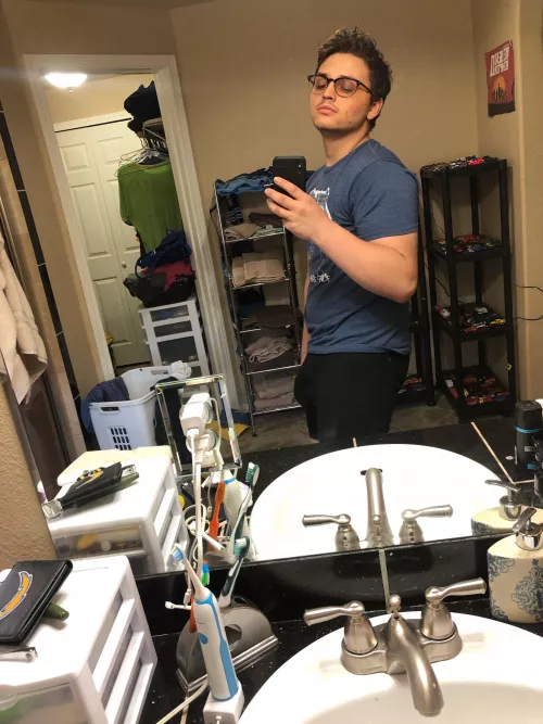 Do you like glasses? by Just-some-dude22