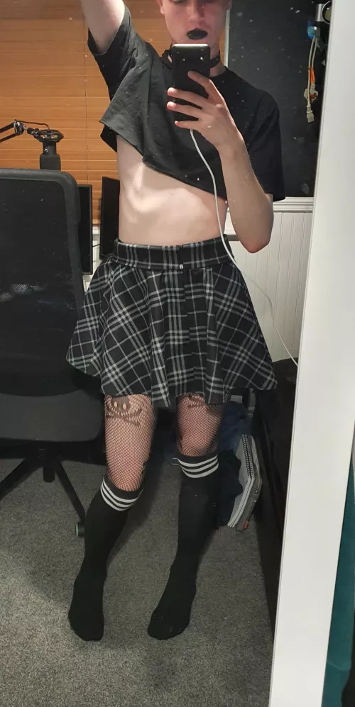 Do you like goth boys😣 by uppdating