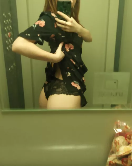 Do you like goth PAWGs? by Liquidationn