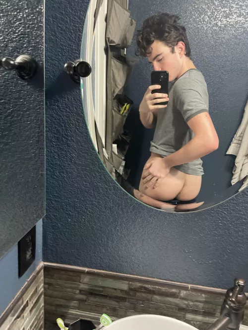 Do you like? by Fine_Honeydew_9760