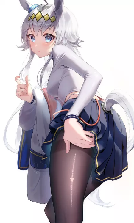 Do you like her tights? by Henthigh_Senpai