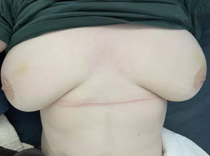 Do you like how they fall to the side? by bigtittybouncer